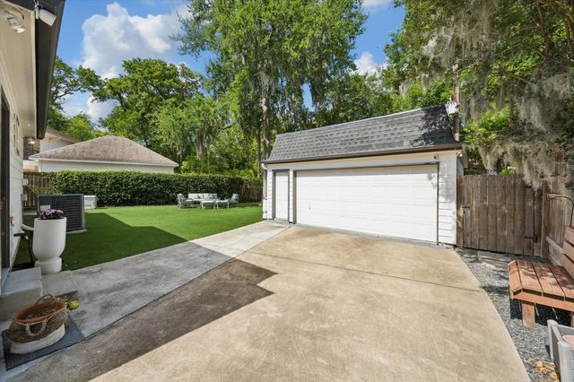 215 Greenpark Drive, Houston, TX 77079