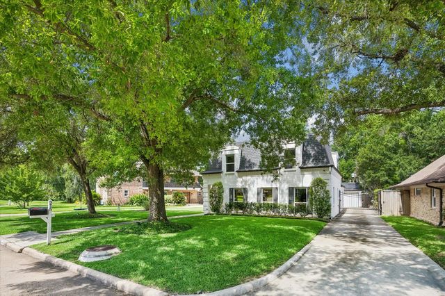 215 Greenpark Drive, Houston, TX 77079