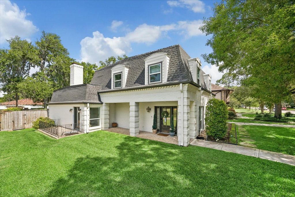 215 Greenpark Drive, Houston, TX 77079