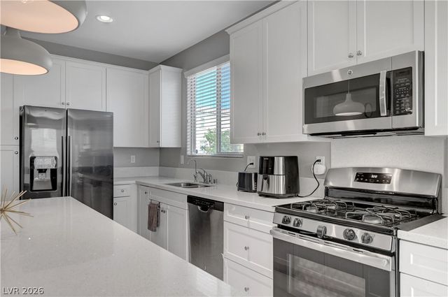5822 West Amber Mesa Street, Las Vegas, NV 89148