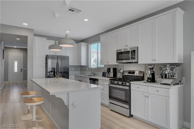 5822 West Amber Mesa Street, Las Vegas, NV 89148