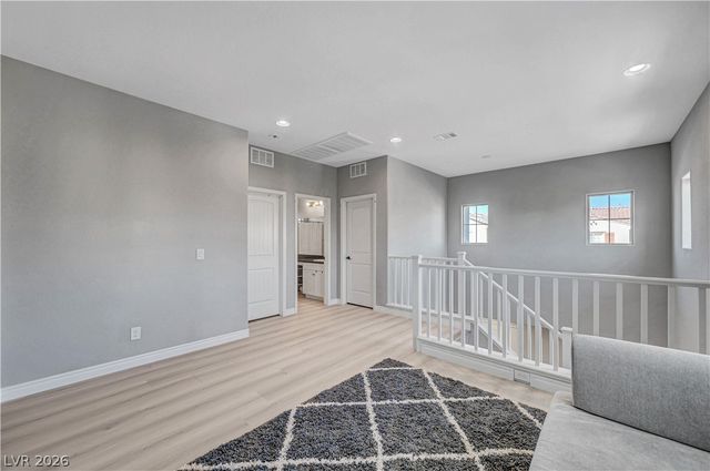 5822 West Amber Mesa Street, Las Vegas, NV 89148