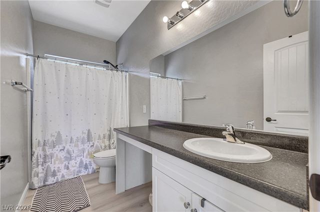 5822 West Amber Mesa Street, Las Vegas, NV 89148