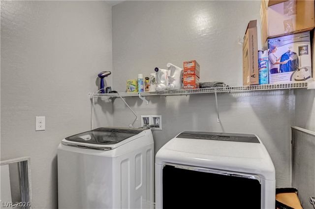 5822 West Amber Mesa Street, Las Vegas, NV 89148
