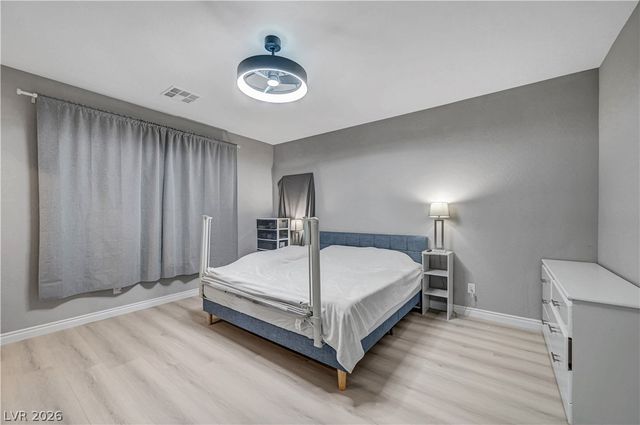 5822 West Amber Mesa Street, Las Vegas, NV 89148