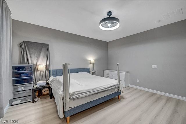5822 West Amber Mesa Street, Las Vegas, NV 89148