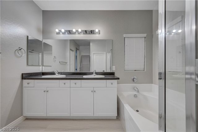 5822 West Amber Mesa Street, Las Vegas, NV 89148