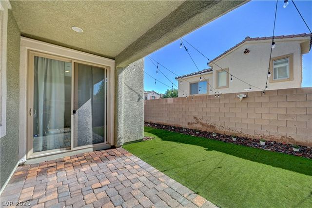 5822 West Amber Mesa Street, Las Vegas, NV 89148
