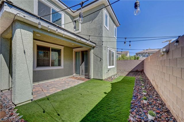 5822 West Amber Mesa Street, Las Vegas, NV 89148