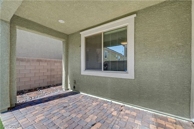 5822 West Amber Mesa Street, Las Vegas, NV 89148