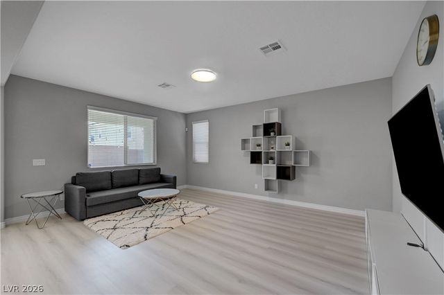 5822 West Amber Mesa Street, Las Vegas, NV 89148