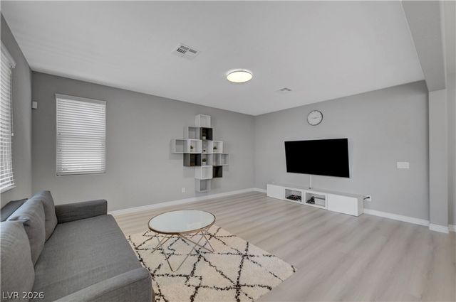 5822 West Amber Mesa Street, Las Vegas, NV 89148
