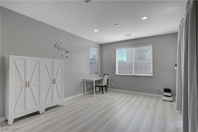 5822 West Amber Mesa Street, Las Vegas, NV 89148