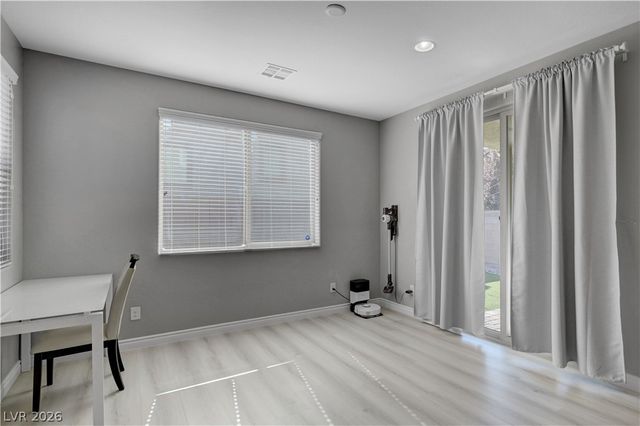 5822 West Amber Mesa Street, Las Vegas, NV 89148