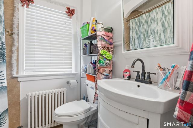 59 Raymond Street, New London, CT 06320
