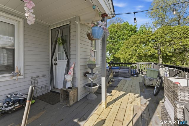 59 Raymond Street, New London, CT 06320