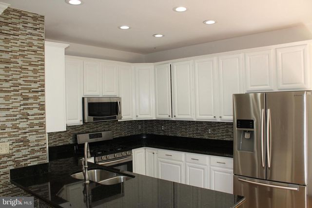 2927 MAINSTONE DR, Fairfax, VA 22031