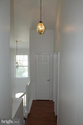 2927 MAINSTONE DR, Fairfax, VA 22031