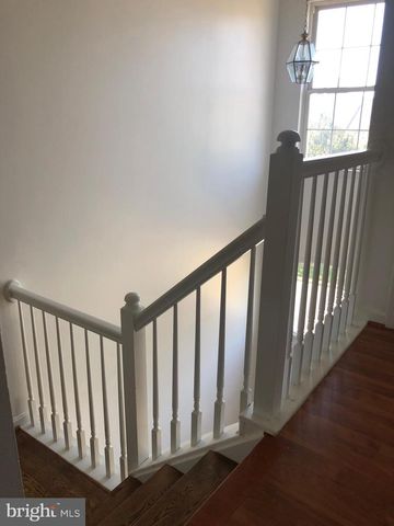 2927 MAINSTONE DR, Fairfax, VA 22031