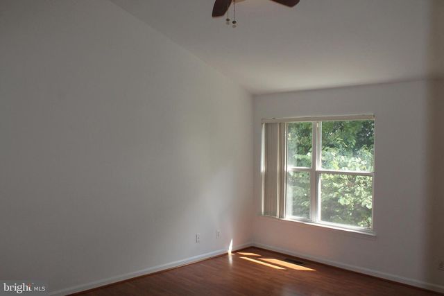 2927 MAINSTONE DR, Fairfax, VA 22031