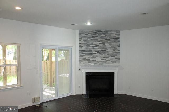 2927 MAINSTONE DR, Fairfax, VA 22031