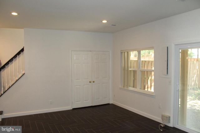 2927 MAINSTONE DR, Fairfax, VA 22031