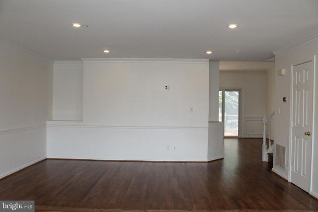 2927 MAINSTONE DR, Fairfax, VA 22031