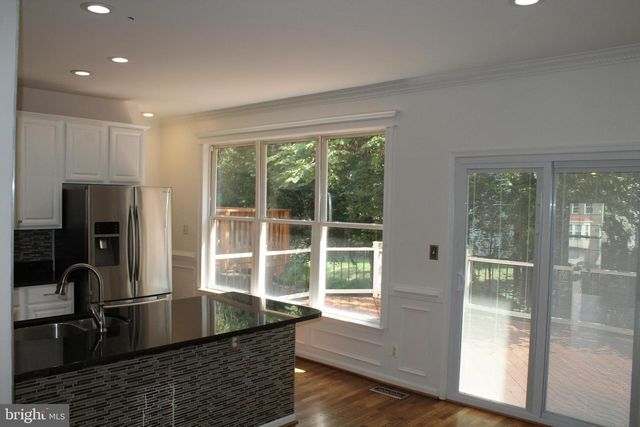 2927 MAINSTONE DR, Fairfax, VA 22031