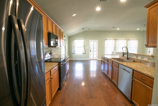 1210 Mineral Hls, San Antonio, TX 78260