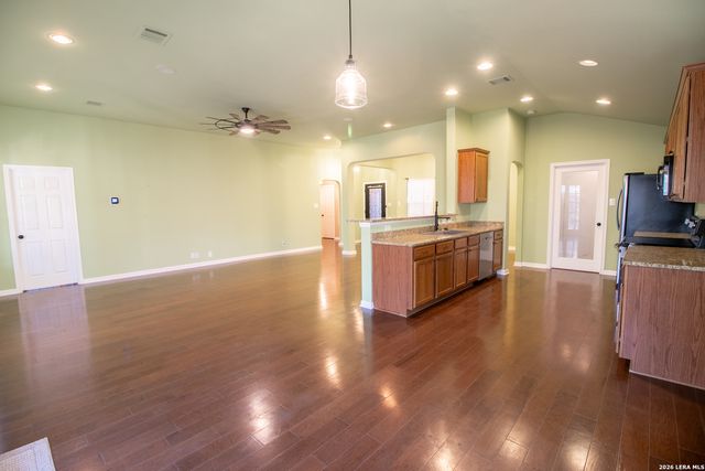 1210 Mineral Hls, San Antonio, TX 78260