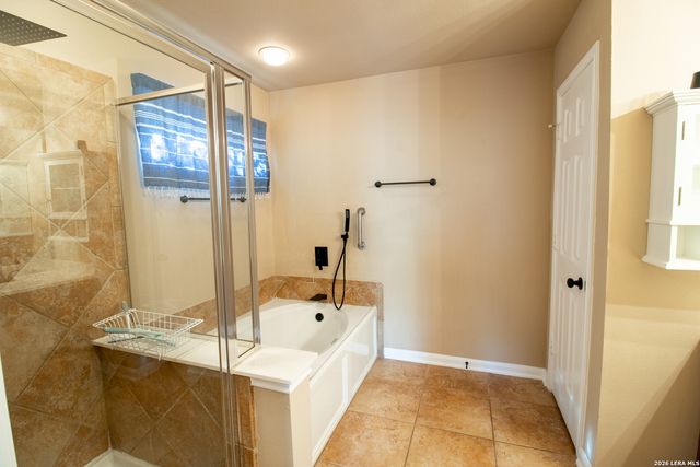 1210 Mineral Hls, San Antonio, TX 78260