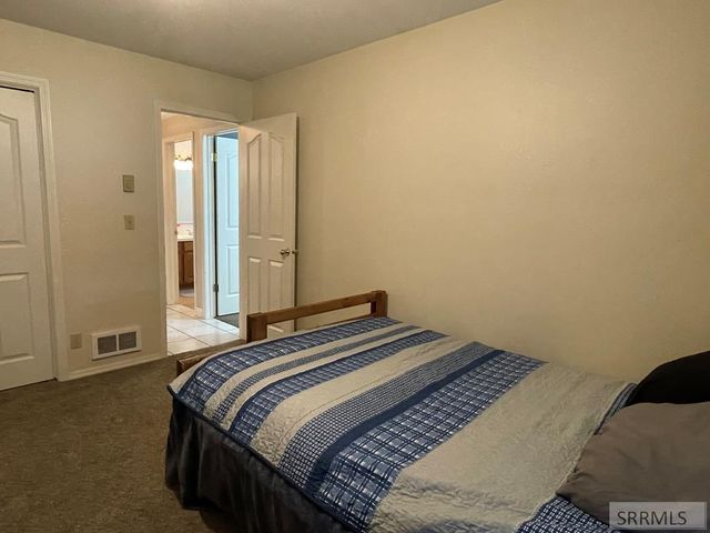 22 N 100 W, Blackfoot, ID 83221