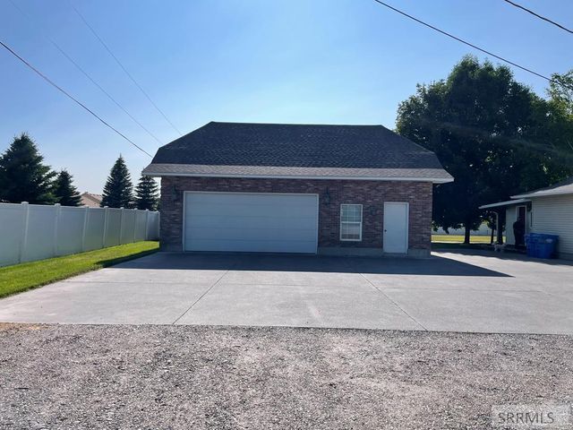 22 N 100 W, Blackfoot, ID 83221