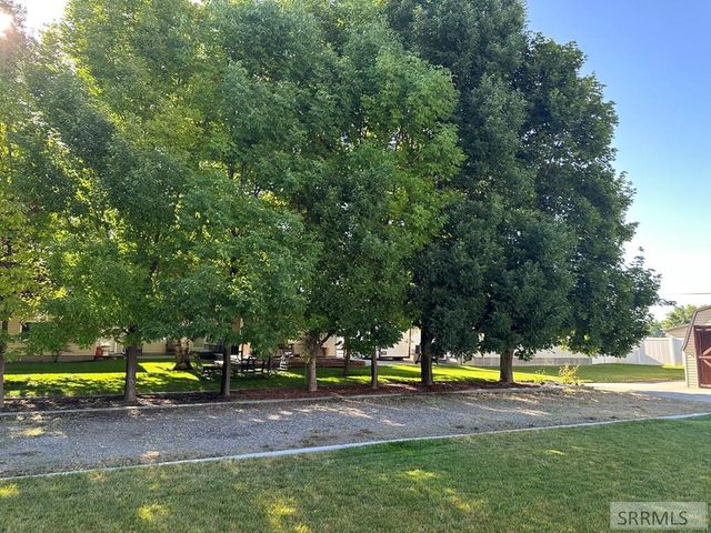 22 N 100 W, Blackfoot, ID 83221