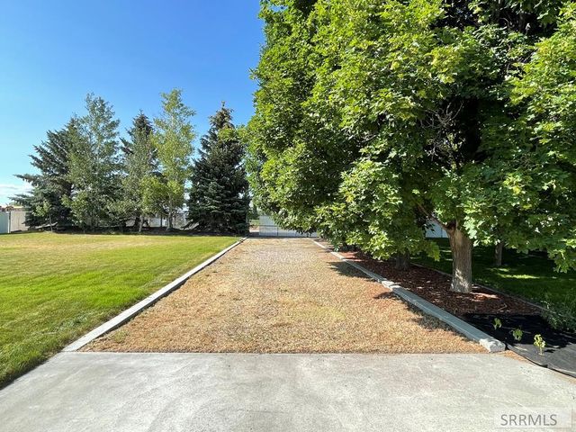 22 N 100 W, Blackfoot, ID 83221