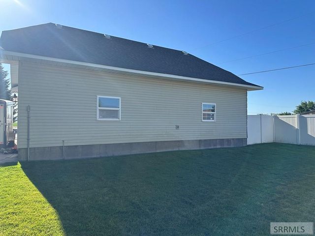 22 N 100 W, Blackfoot, ID 83221