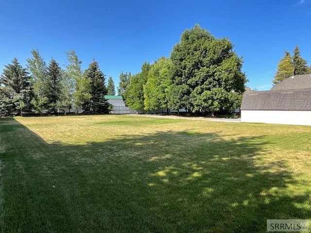 22 N 100 W, Blackfoot, ID 83221