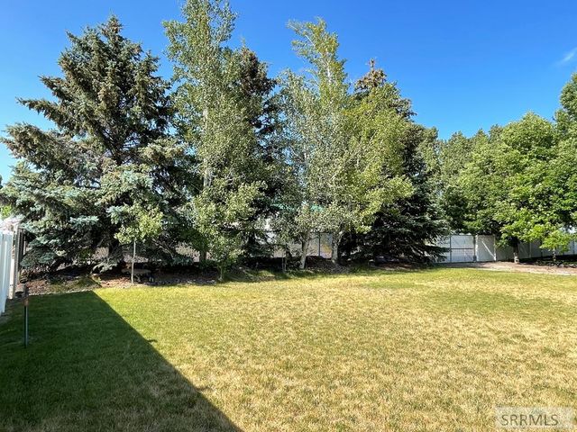 22 N 100 W, Blackfoot, ID 83221