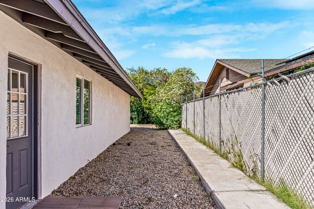 9845 N 15TH Avenue, Phoenix, AZ 85021