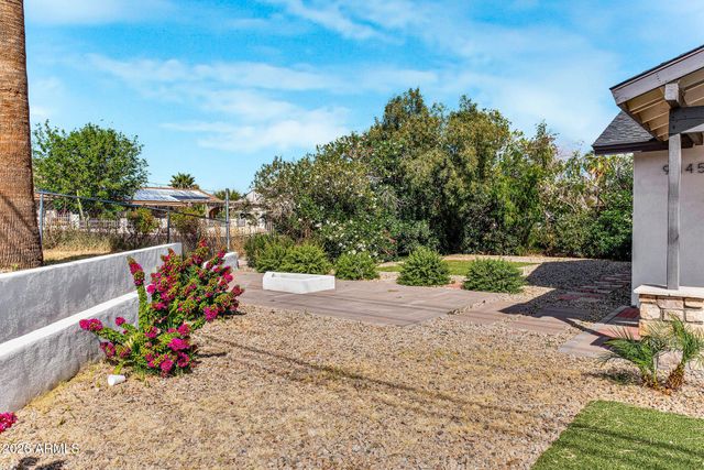 9845 N 15TH Avenue, Phoenix, AZ 85021