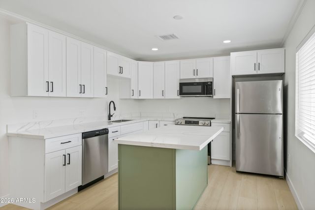 9845 N 15TH Avenue, Phoenix, AZ 85021