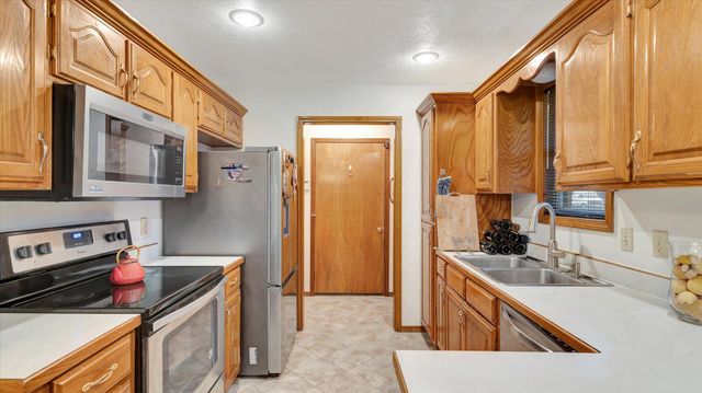 3233 West Primrose Street, Springfield, MO 65807