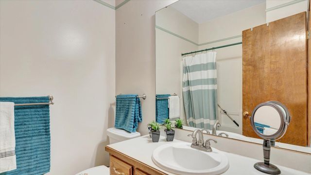 3233 West Primrose Street, Springfield, MO 65807