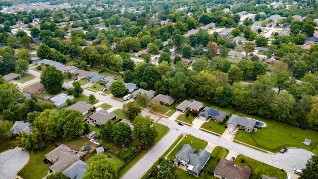 3233 West Primrose Street, Springfield, MO 65807