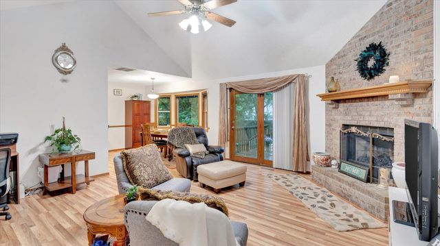 3233 West Primrose Street, Springfield, MO 65807