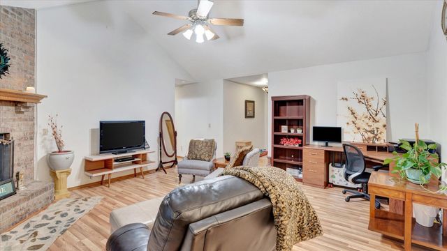 3233 West Primrose Street, Springfield, MO 65807