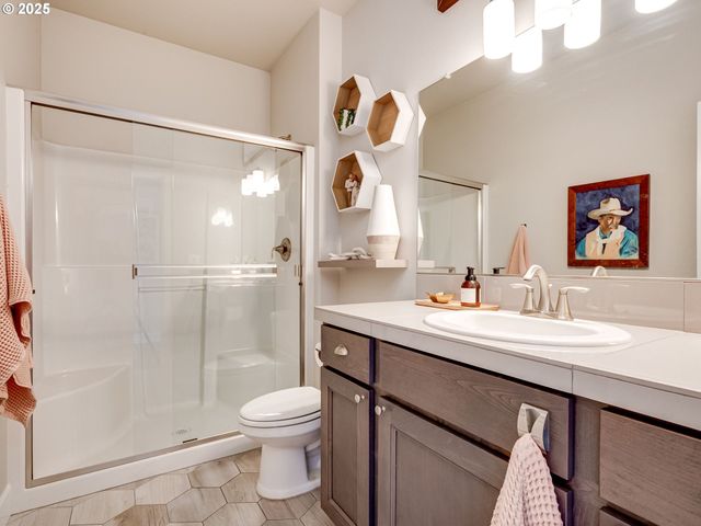 325 E 7TH St, La Center, WA 98629