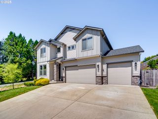 325 E 7TH St, La Center, WA 98629