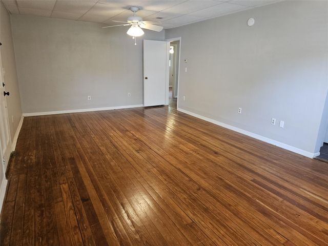109 Sunnyview Avenue, Friendswood, TX 77546