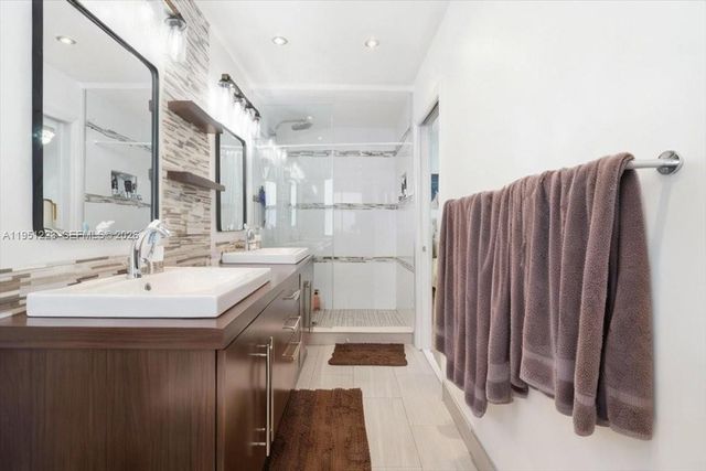 17303 NW 6th Ct, Pembroke Pines, FL 33029